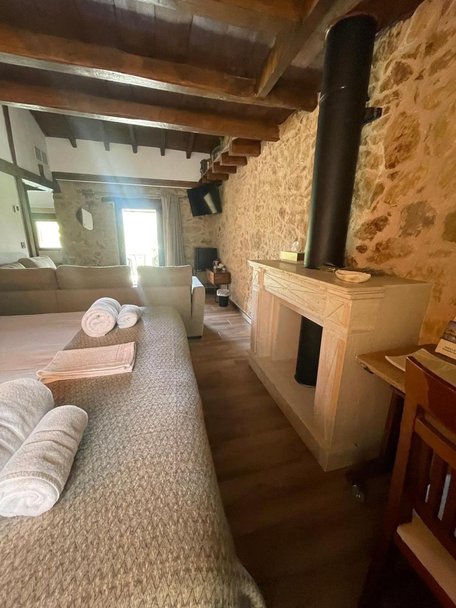 La Casa Del Cantero Pinilla del Valle Kültér fotó